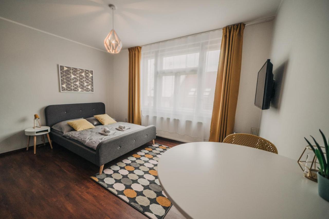 Citybeat Apartments, 400M From The Square 比尔森 外观 照片
