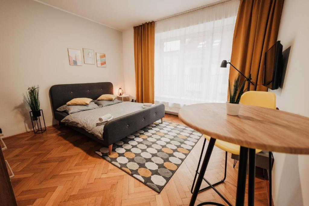 Citybeat Apartments, 400M From The Square 比尔森 外观 照片