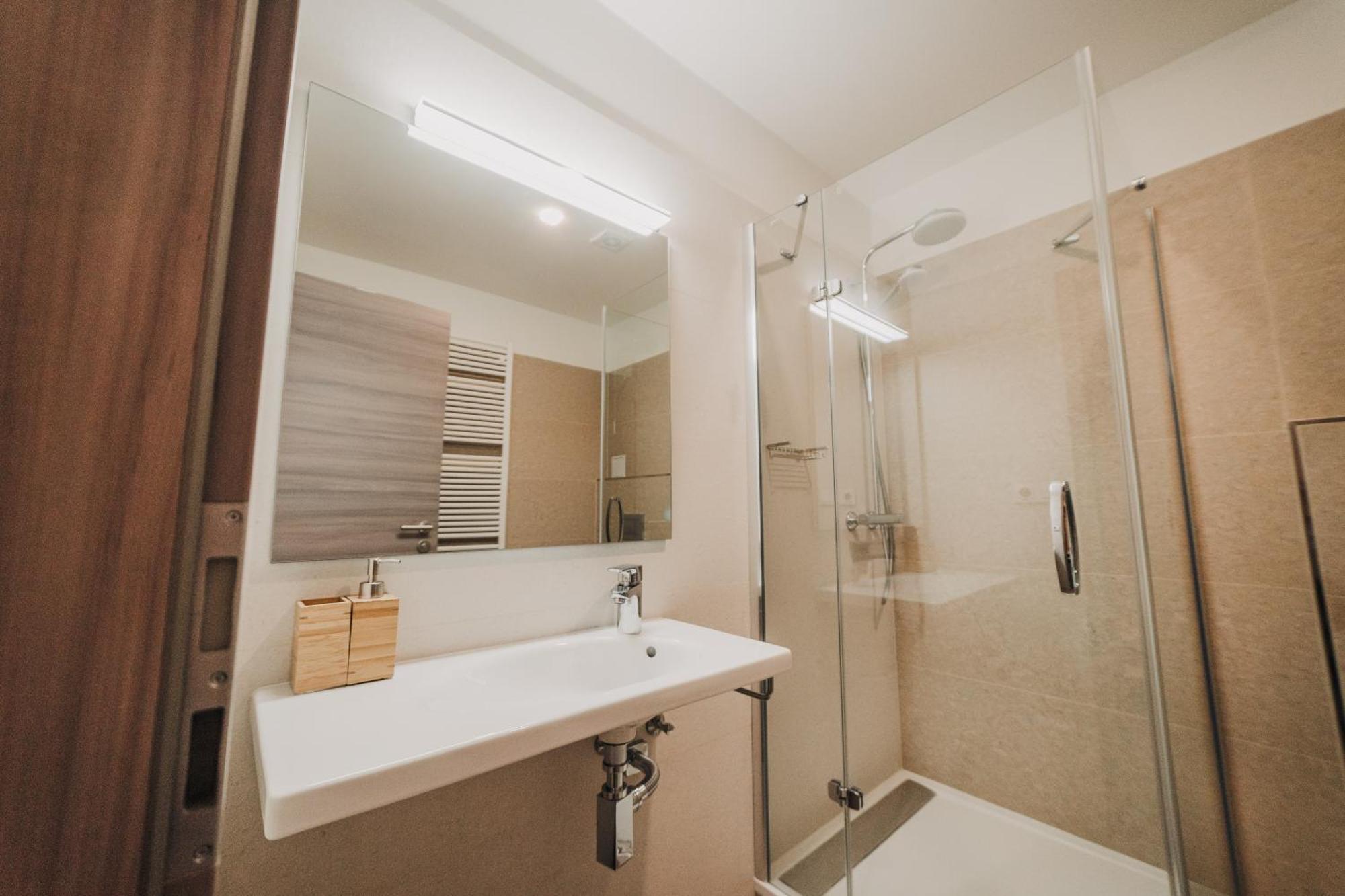 Citybeat Apartments, 400M From The Square 比尔森 外观 照片
