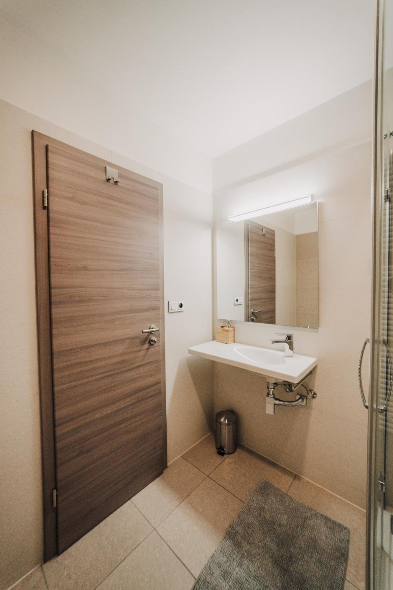 Citybeat Apartments, 400M From The Square 比尔森 外观 照片