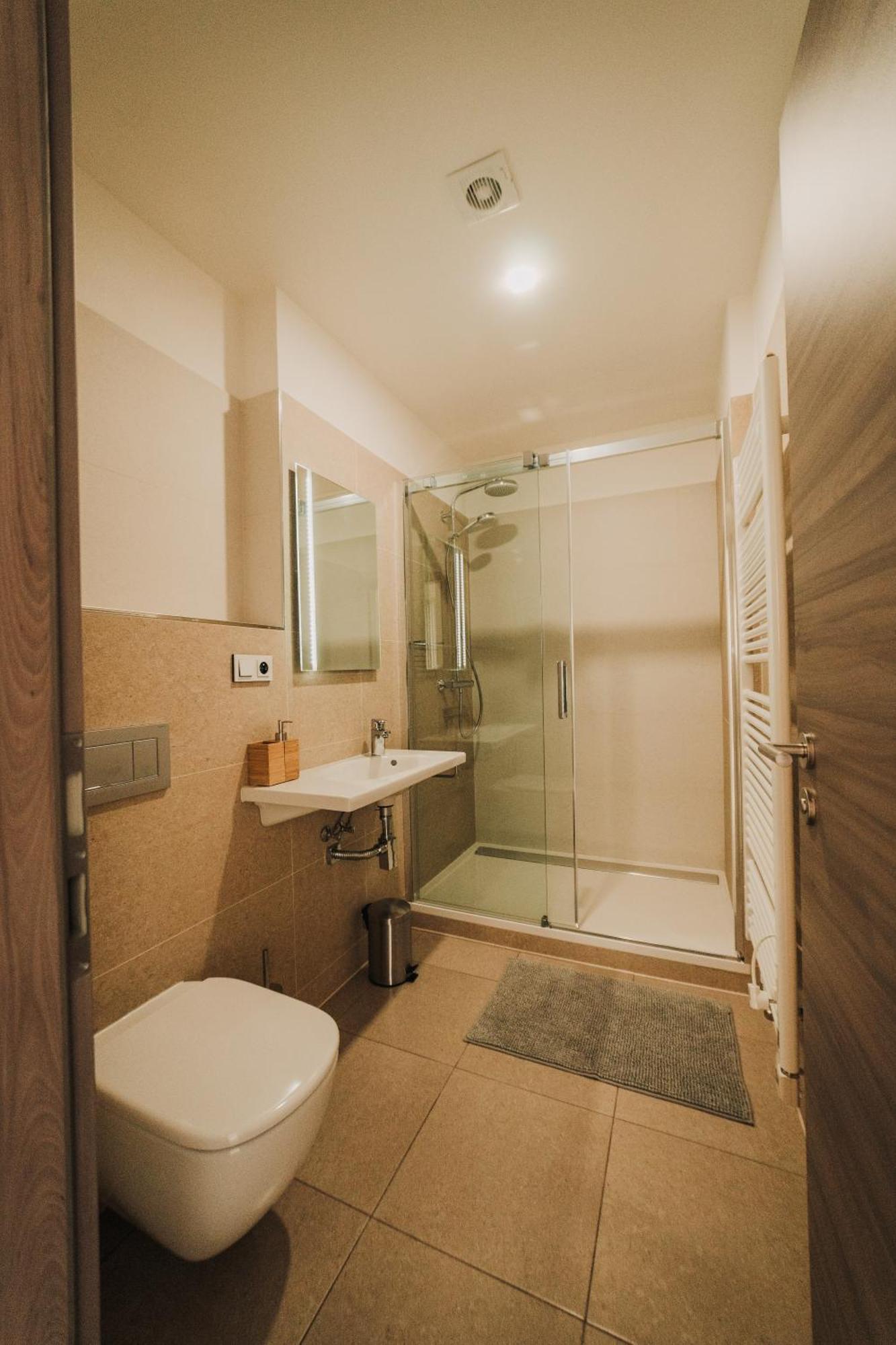 Citybeat Apartments, 400M From The Square 比尔森 外观 照片