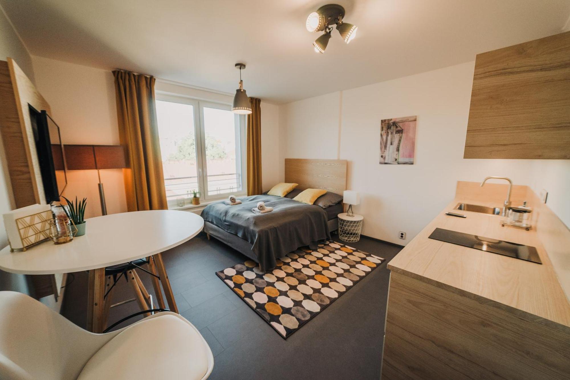 Citybeat Apartments, 400M From The Square 比尔森 外观 照片