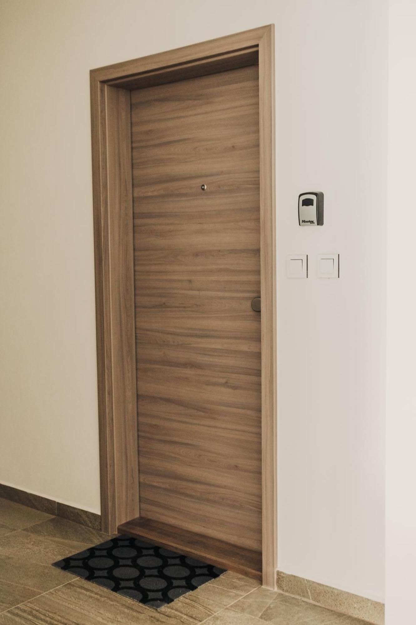 Citybeat Apartments, 400M From The Square 比尔森 外观 照片