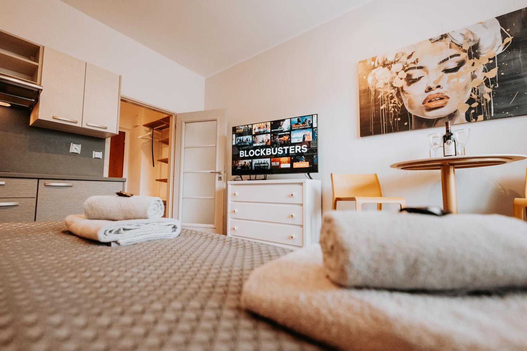 Citybeat Apartments, 400M From The Square 比尔森 外观 照片