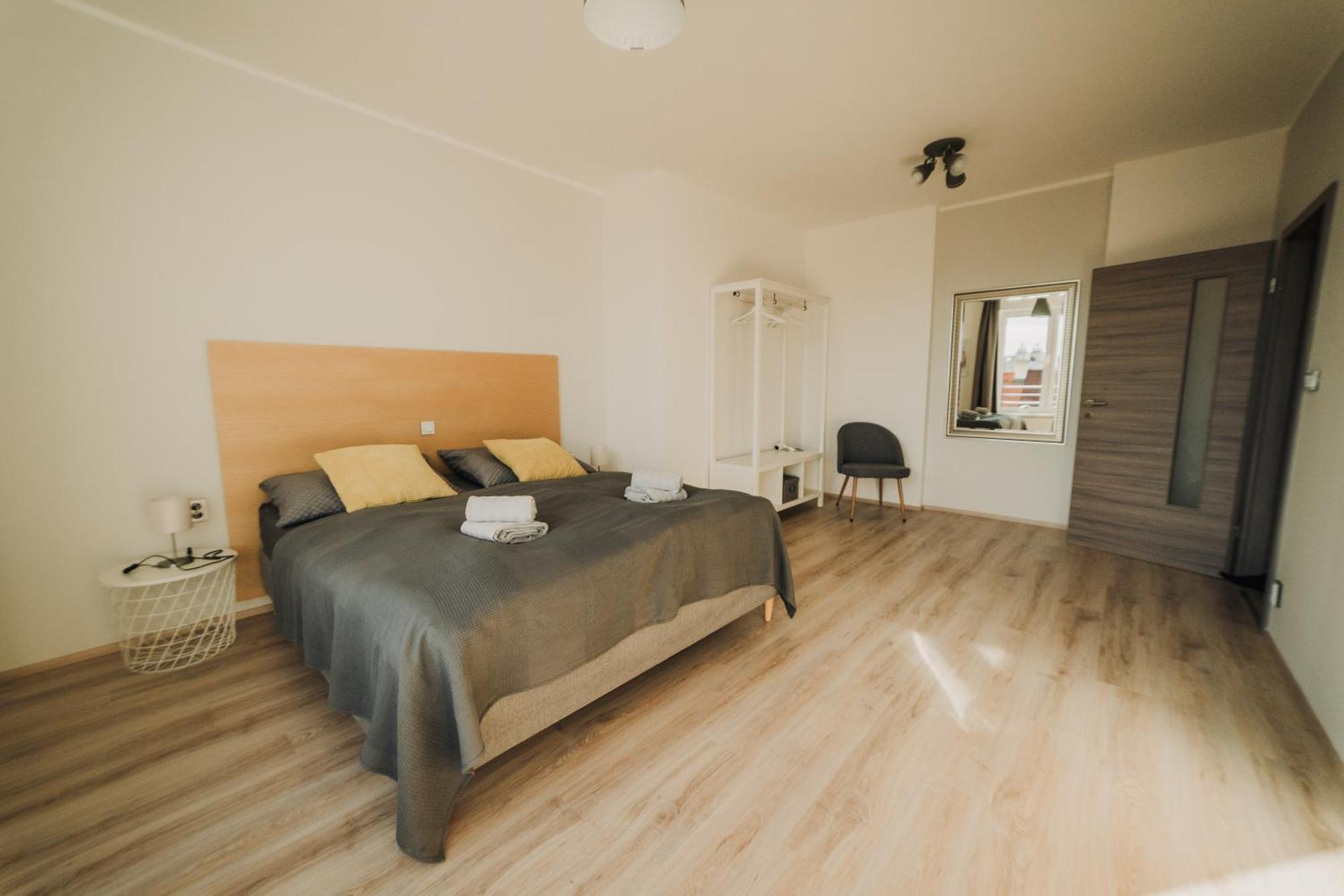Citybeat Apartments, 400M From The Square 比尔森 外观 照片