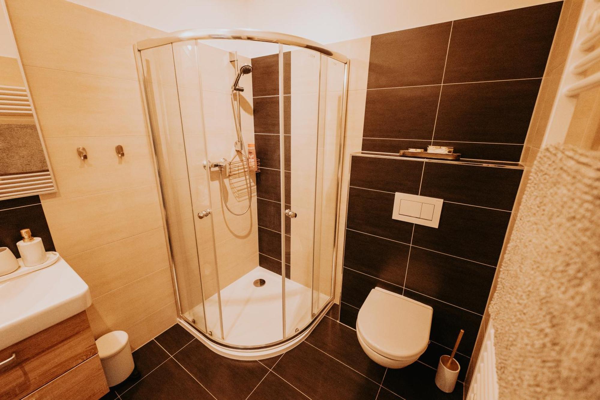 Citybeat Apartments, 400M From The Square 比尔森 外观 照片